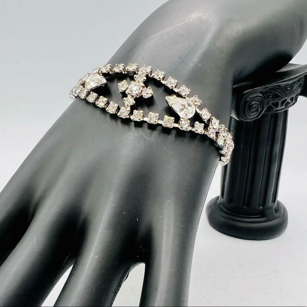 Vintage silver tone rhinestone chain bracelet 7” - Picture 8 of 8